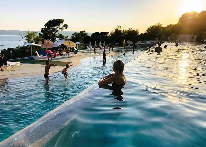 Sea House Pool & Jacuzzi, Bikes, Sup - Privilege Point Camping & Villas