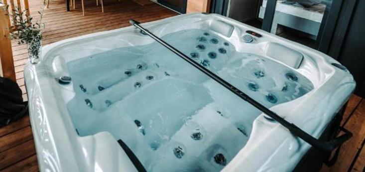 Sea House Pool & Jacuzzi - Privilege Point & *